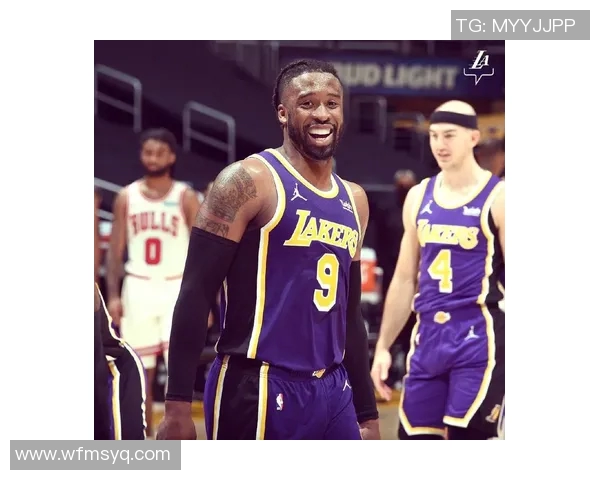 09赛季火箭与湖人激战回顾：经典对决与传奇球员的巅峰对决